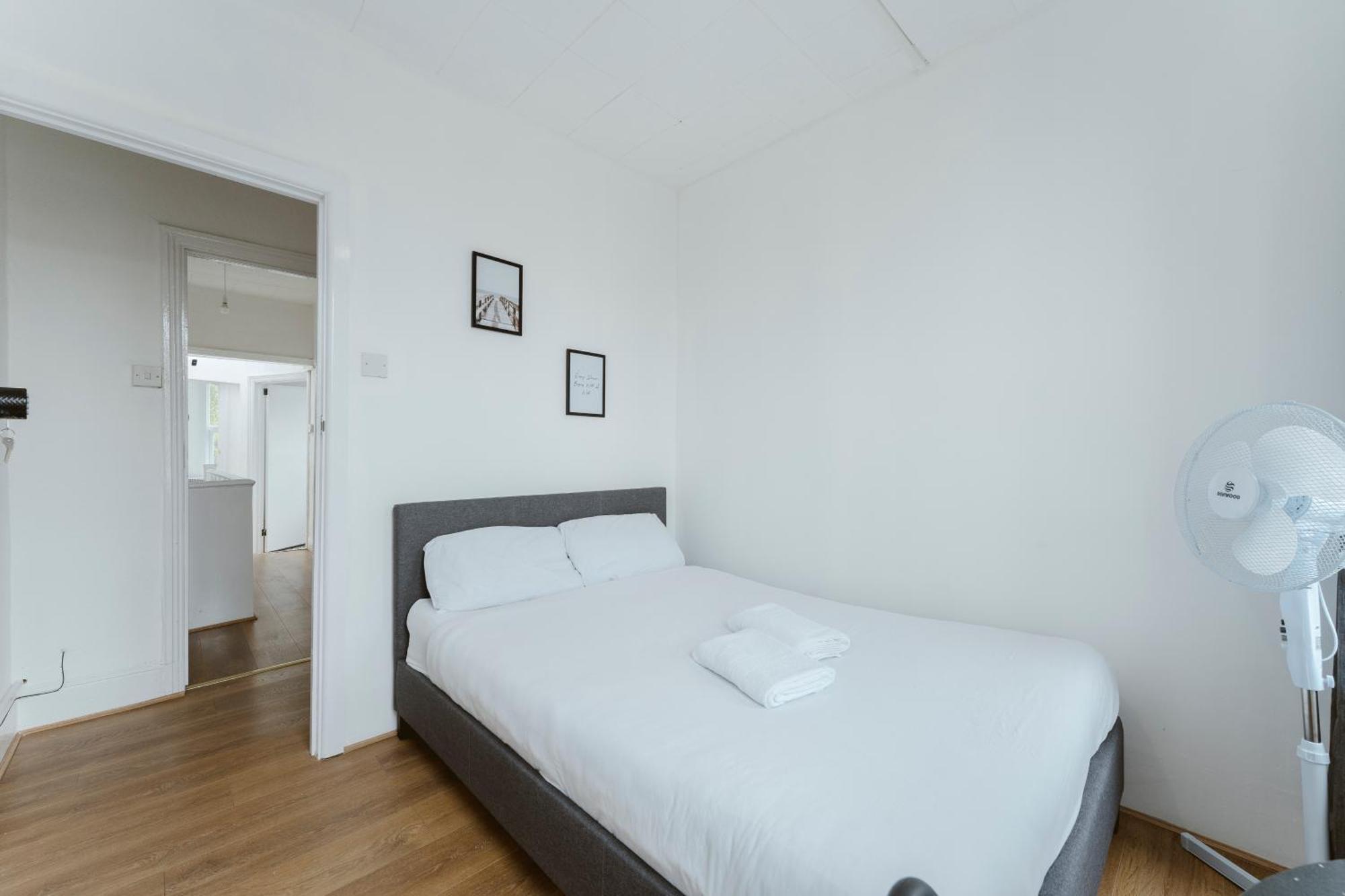 Manor House Great Rooms To Stay London Eksteriør bilde